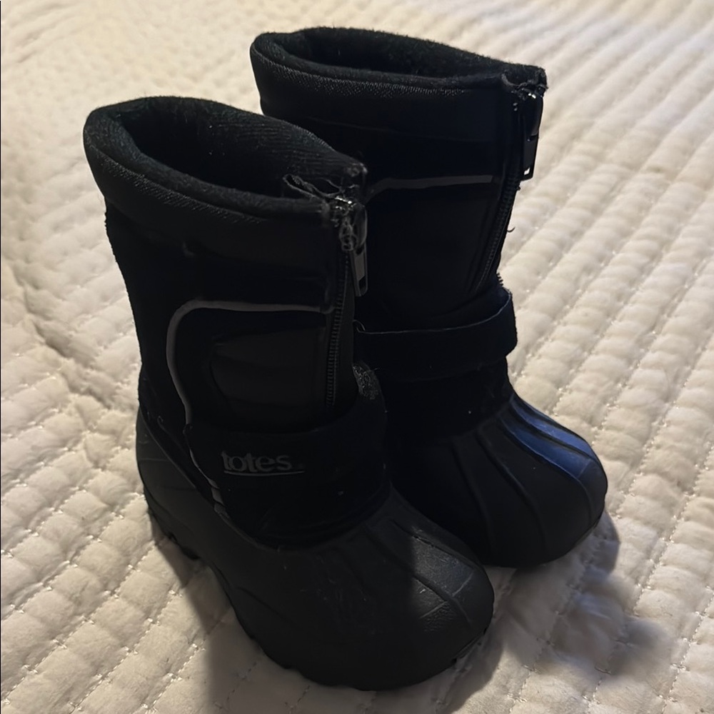 Totes Kids Black Winter Boots